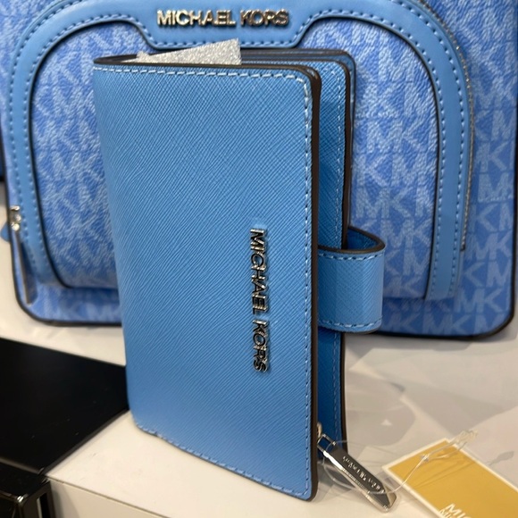 MICHAEL KORS Medium Crossgrain Leather Bifold Wallet South Pacific NWT - Picture 3 of 16